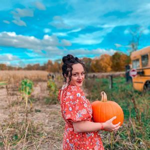 Meet your Posher, Tekla